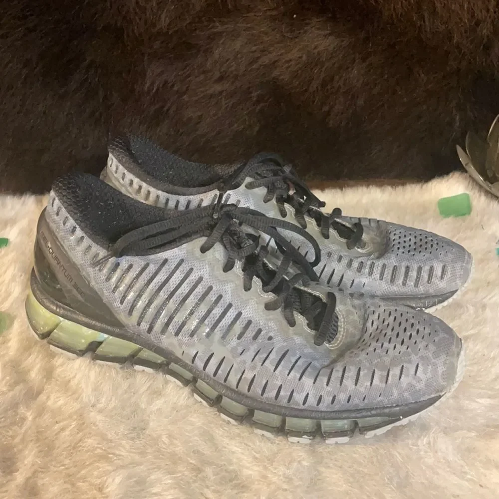 Asics shoes 9.5 (4734)